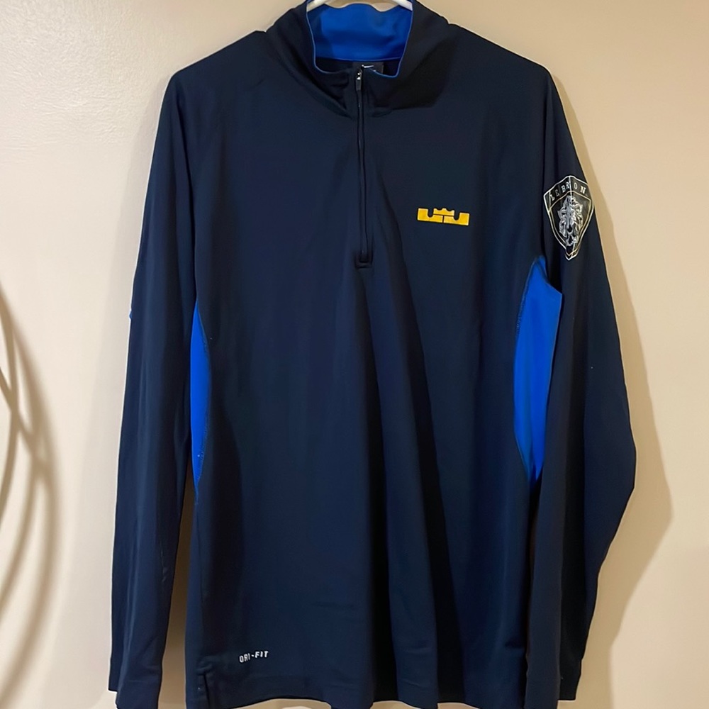 Lebron James sweater Nike